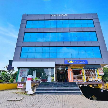 Fabhotel Penthouse - A K Dev Road Guwahati Exterior photo